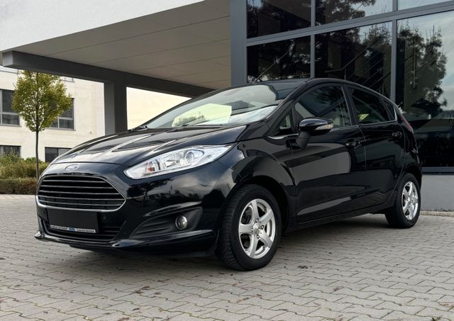 Ford Fiesta Titanium KLIMAAUTO. PDC SHZ LED Bluetooth