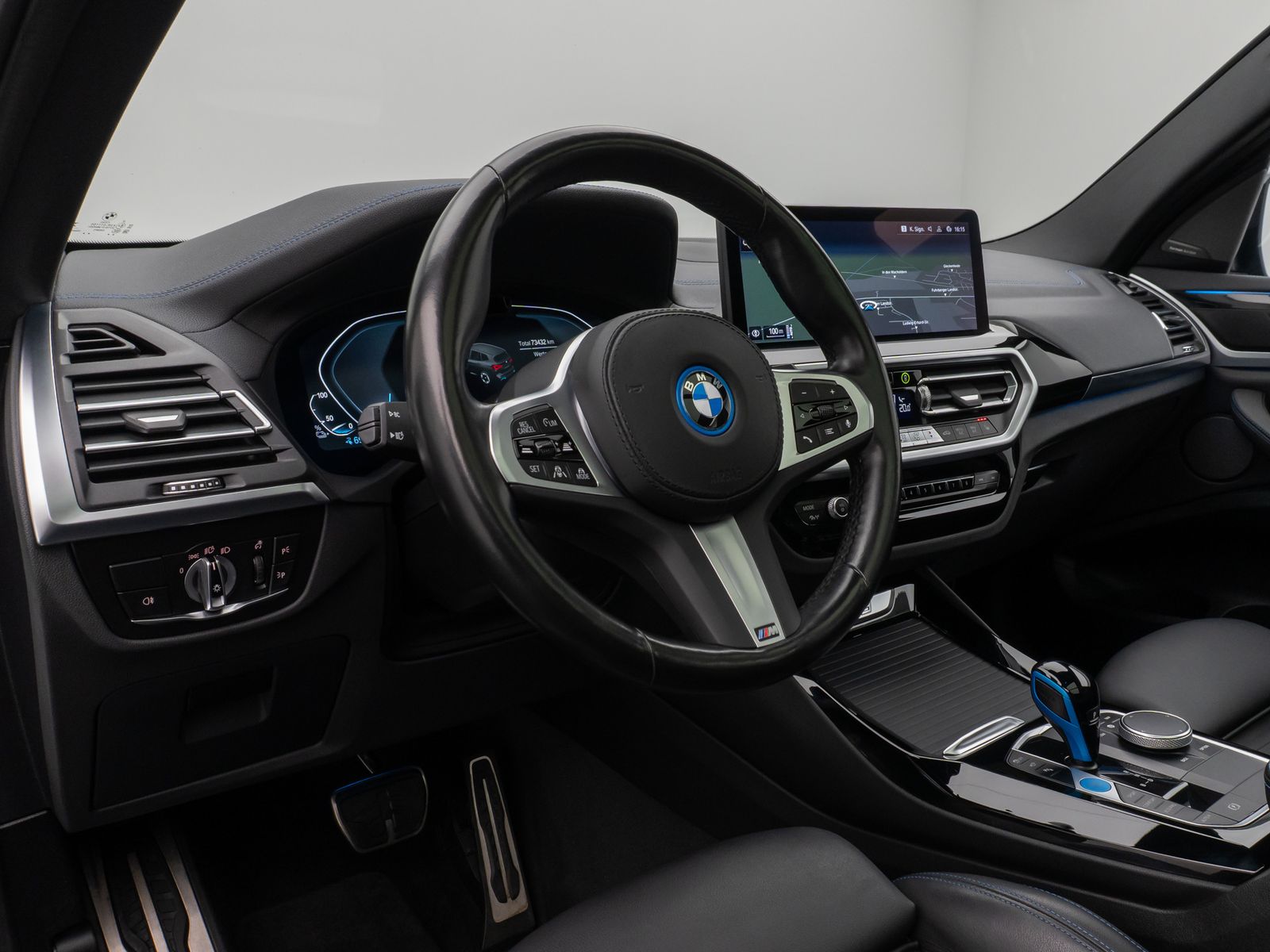 Fahrzeugabbildung BMW iX3 Impressive M Sport Panorama 360°HUD DAB H/K