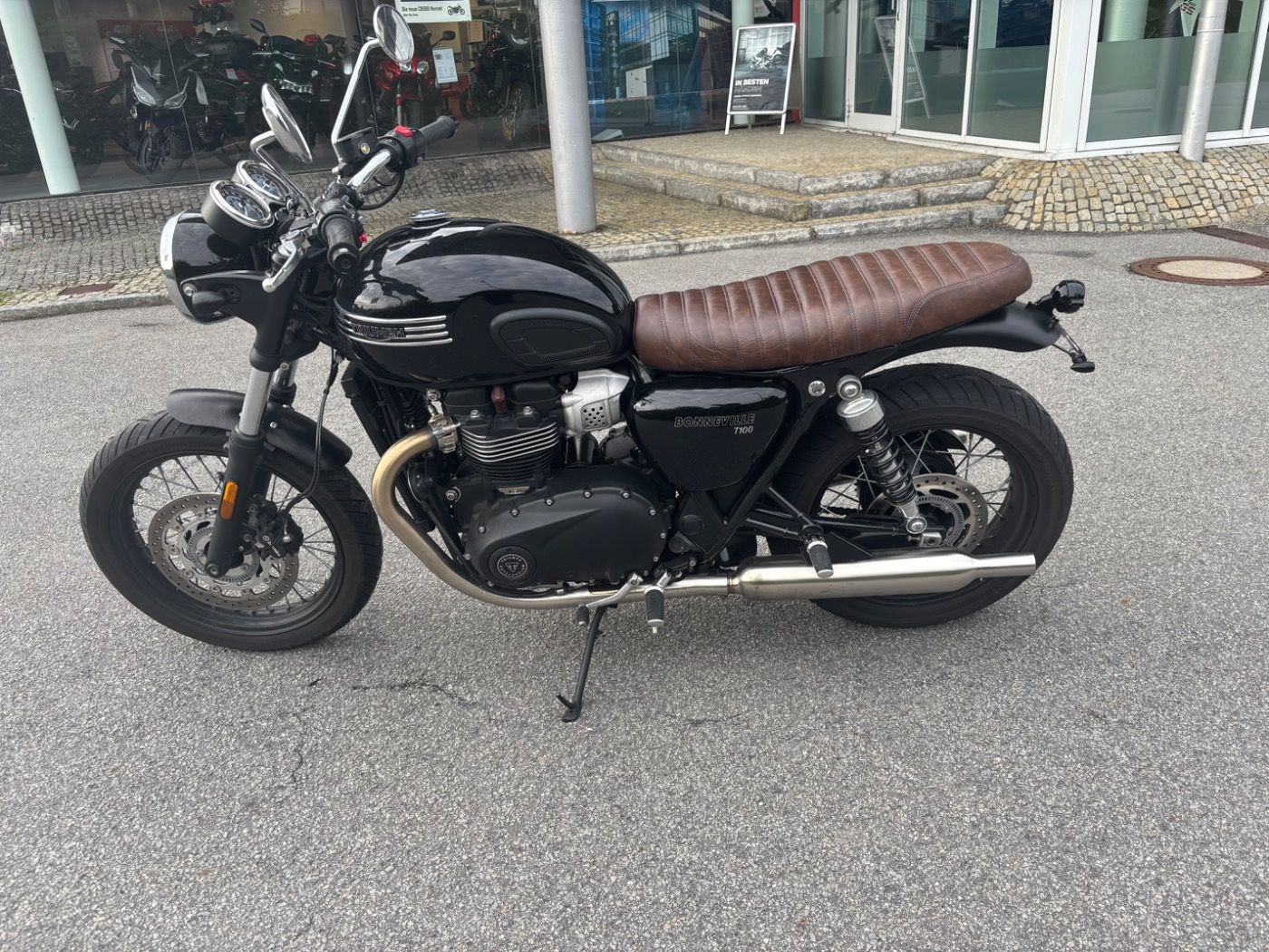 Fahrzeugabbildung Triumph Bonneville T 100 aus erster Hand