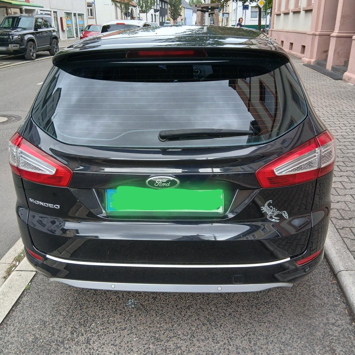 Ford Mondeo 2012 — салон