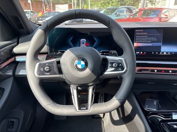 BMW 520d xDrive Touring M Sportpaket Head-Up DAB