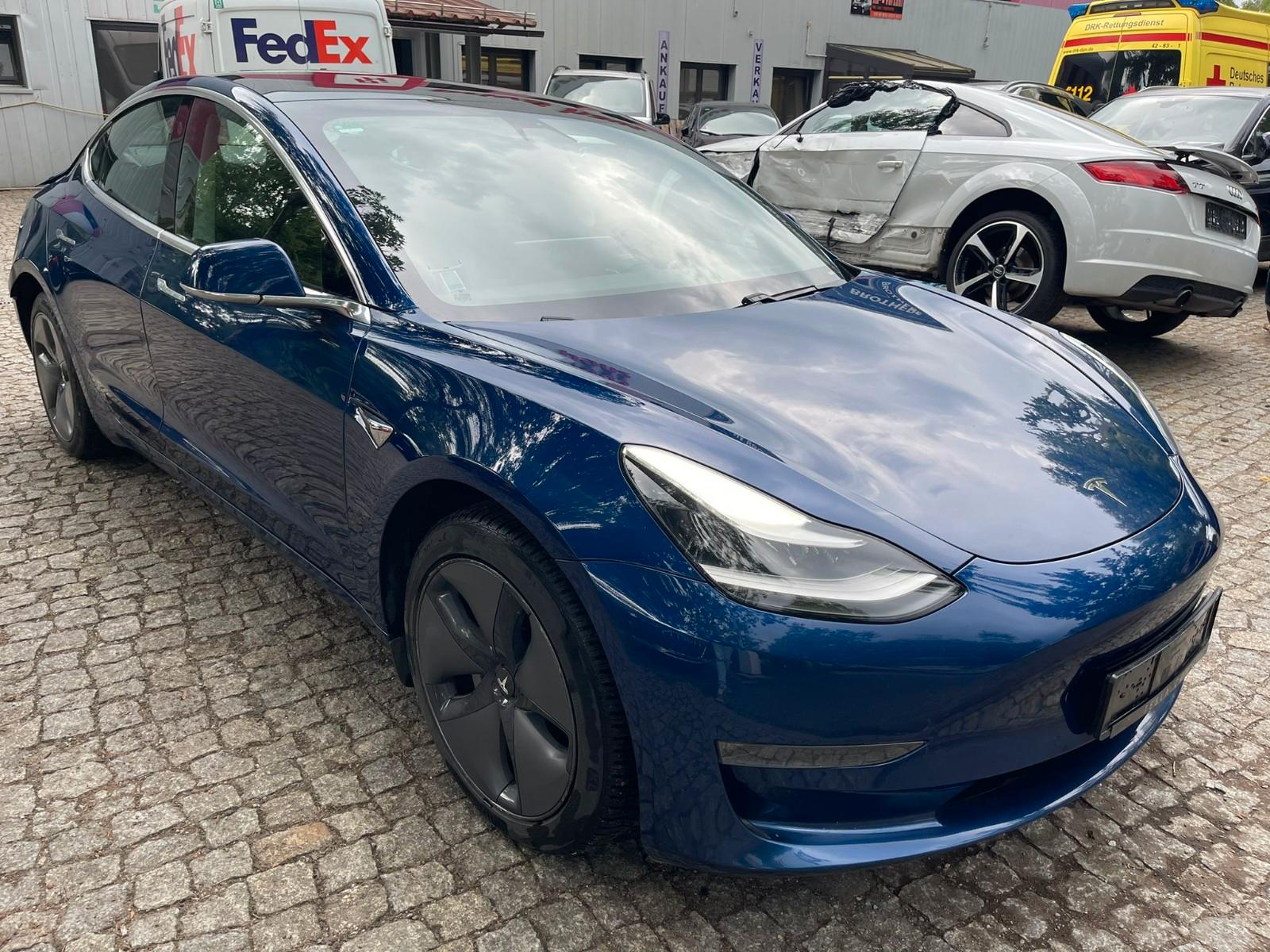 Tesla Model 3  Allradantrieb Longrange