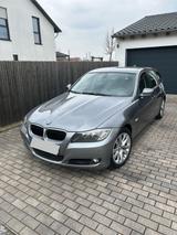 BMW 320d touring - Automatik, Scheckheft, Navi - BMW 320 aus 2009: Kombi, 320d