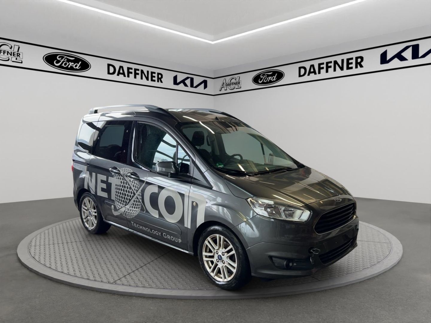 Fahrzeugabbildung Ford Tourneo Courier Titanium MOTORSCHADEN