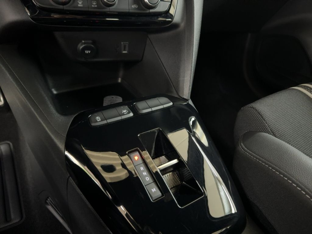 Fahrzeugabbildung Opel Corsa GS Hybrid. PDC, Totwinkel, Kamera, PDC, Na