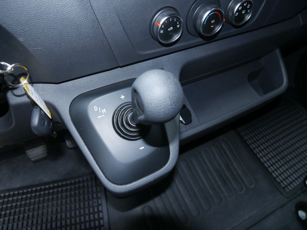 Fahrzeugabbildung Renault Master Kasten FWD Komfort L2H2 3,5t Automatik