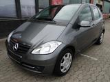 Mercedes-Benz A 150 Automatik/Klima/Sitzheiz. - Mercedes-Benz A 150 mit Benzin-Antrieb: Limousine, Automatik