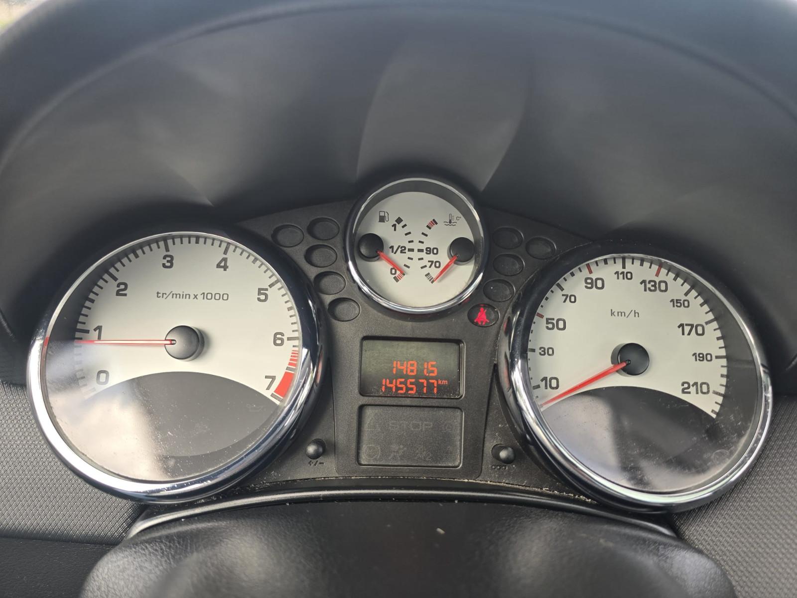 Peugeot 207 2013 — photo 14