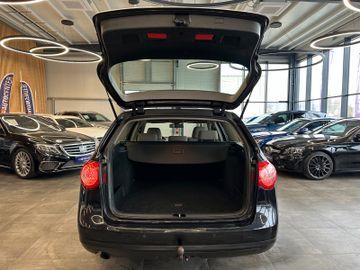 Volkswagen Passat Variant Comfortline *AHK*Klima*SHZ*PDC*