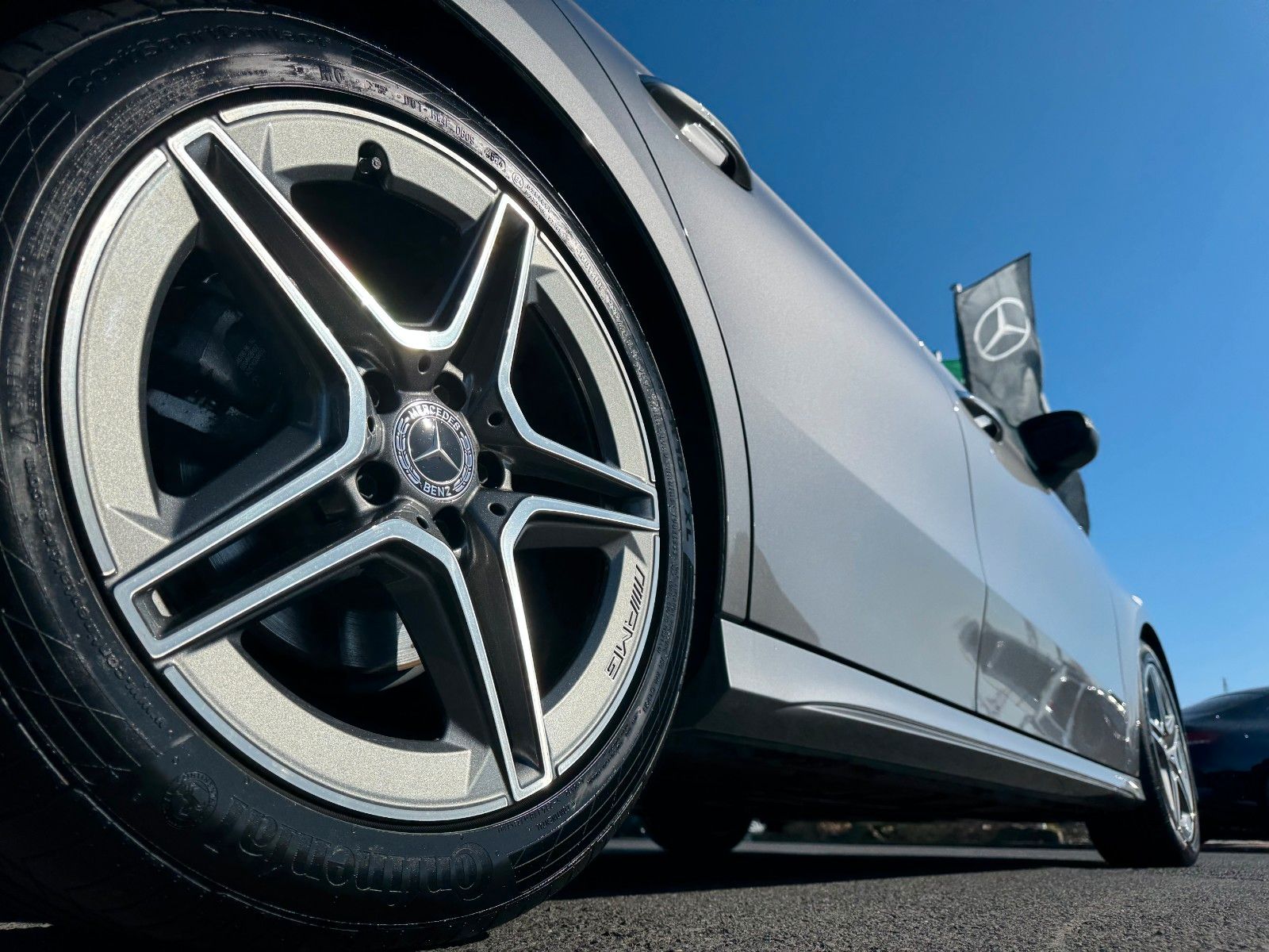 Fahrzeugabbildung Mercedes-Benz A 250 4Matic+AMG+AHK+Ambiente+RKF+Leder