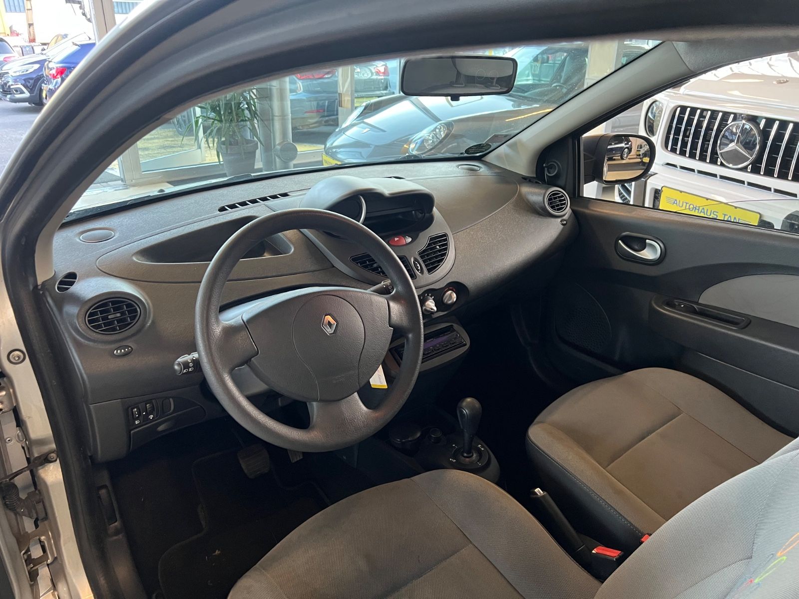 Fahrzeugabbildung Renault Twingo Authentique AUTOMATIK * 1.HAND *