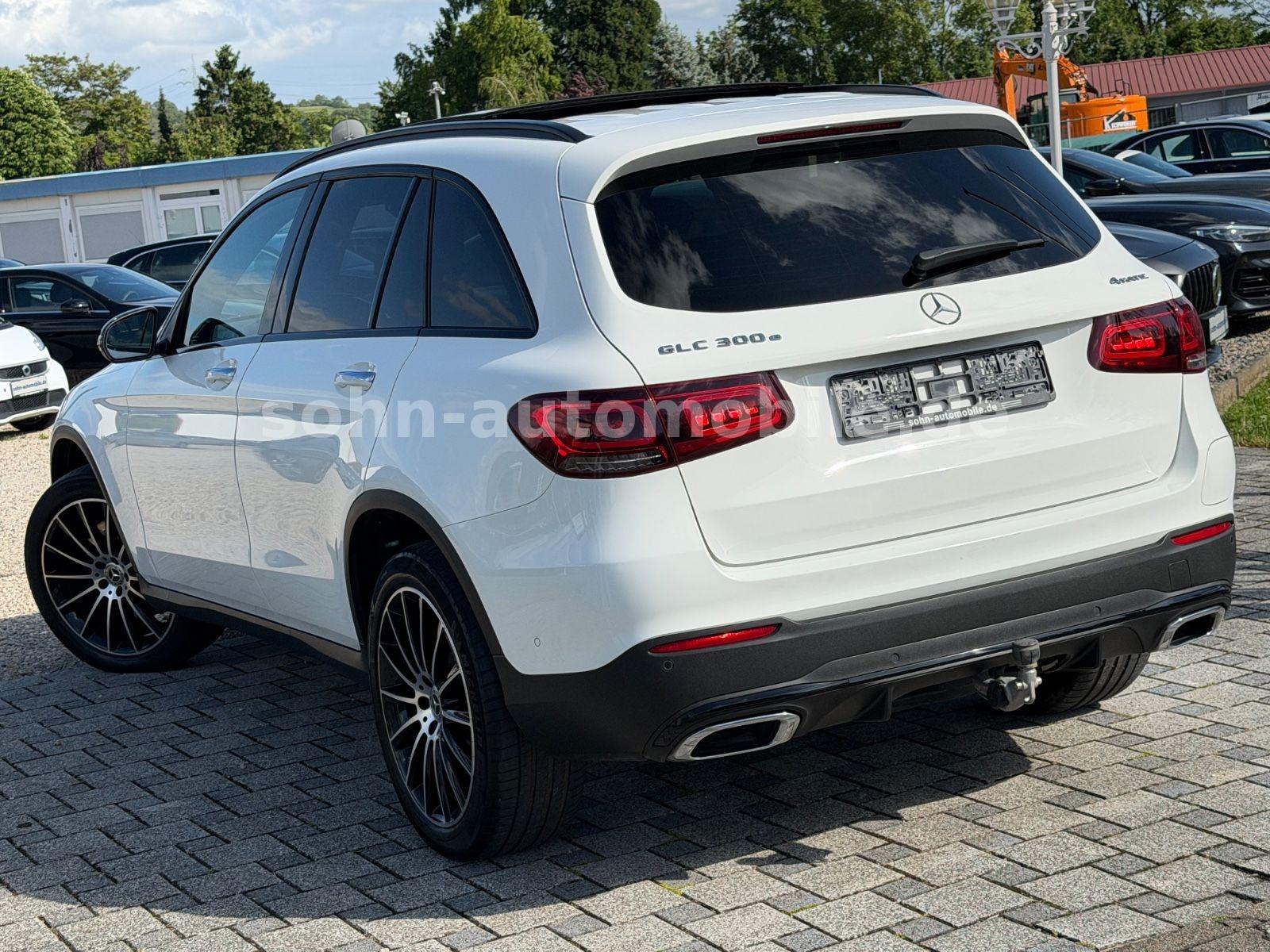 Mercedes-Benz GLC 300 e 4M AMG-Line/Pano/Distro/Night/Wide/AHK