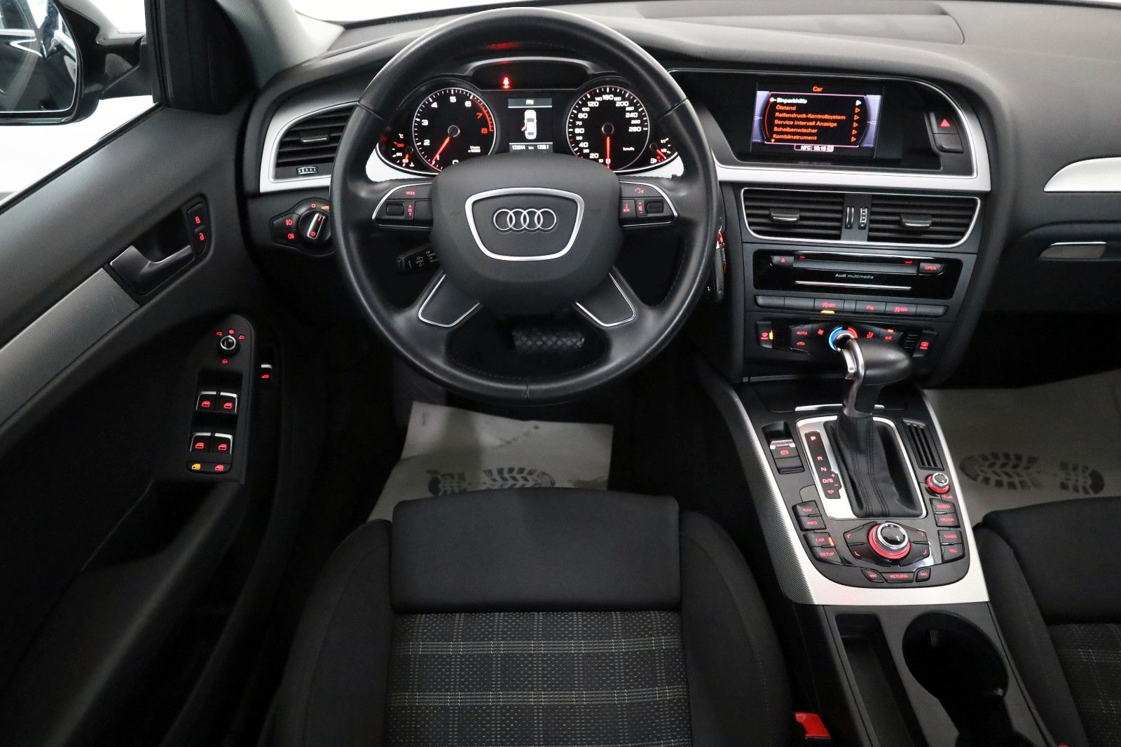 Fahrzeugabbildung Audi A4 Lim. Attraction Navi,Bi-Xenon,PDC,SR+WR