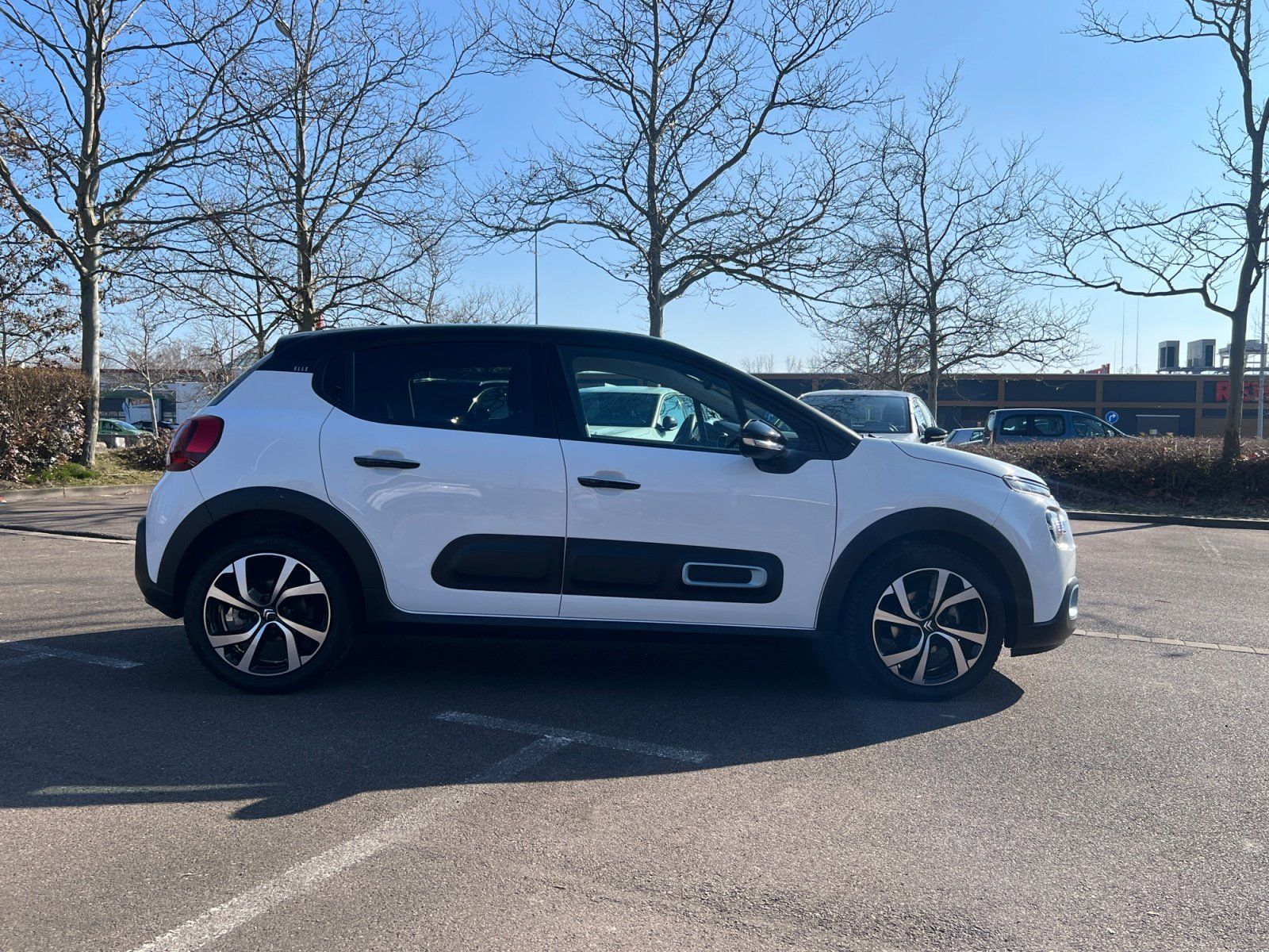 Fahrzeugabbildung Citroën C3 PureTech 110 EAT6 Elle Automatik Sitzheizung