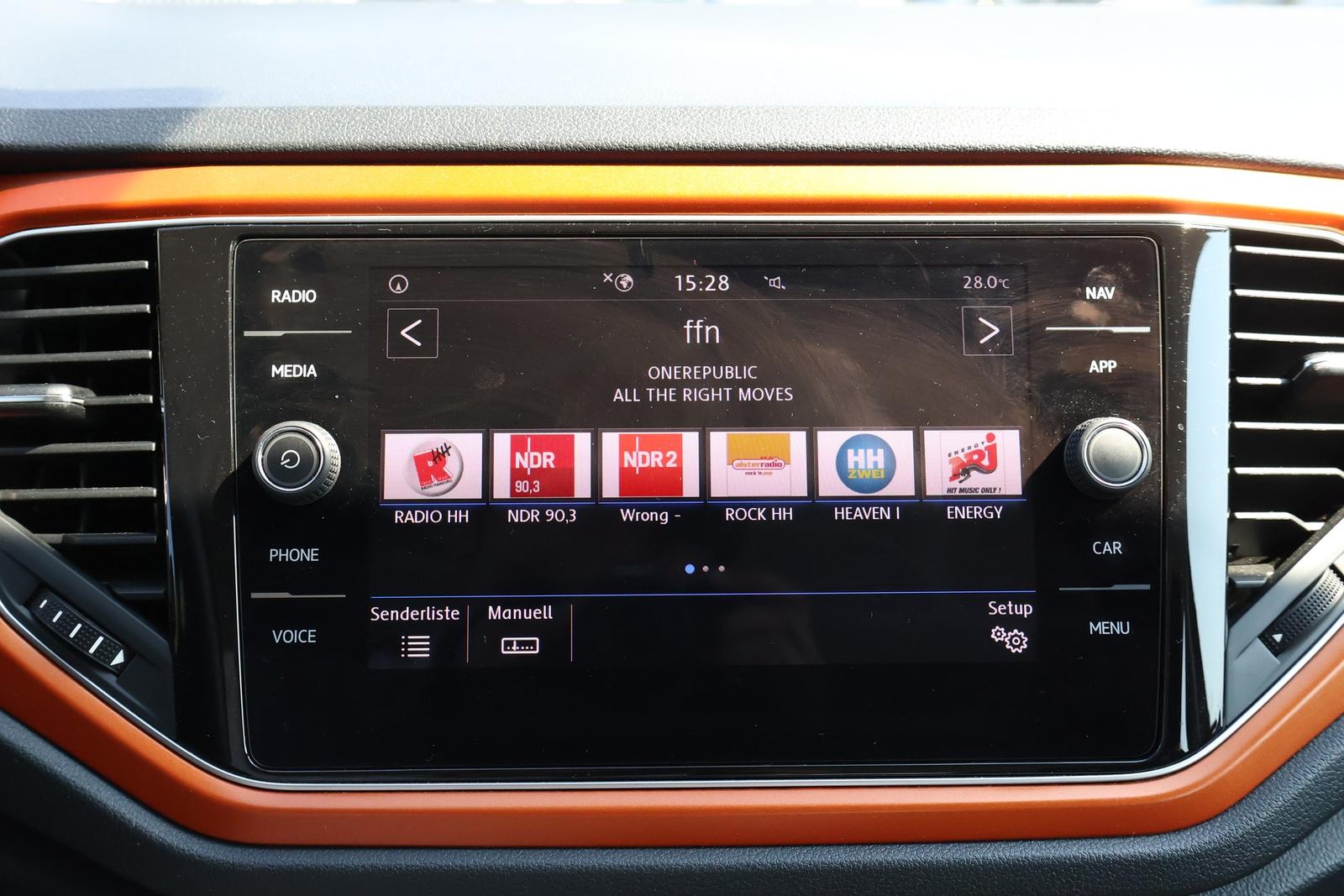 Volkswagen T-Roc 1.5 16V TSI Basis LED Sitzheizung DAB PDC