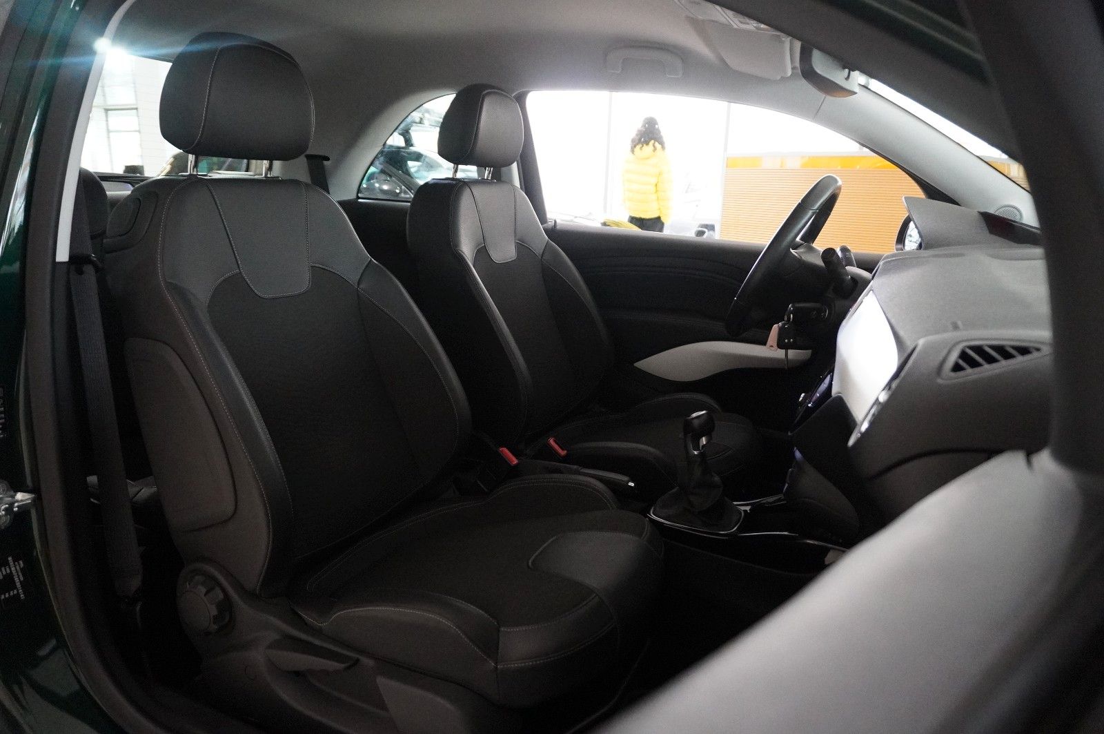 Fahrzeugabbildung Opel Adam 1.4 JAM NAVI/SHZ/PDC/KLIMA/LHZ/TEMP.