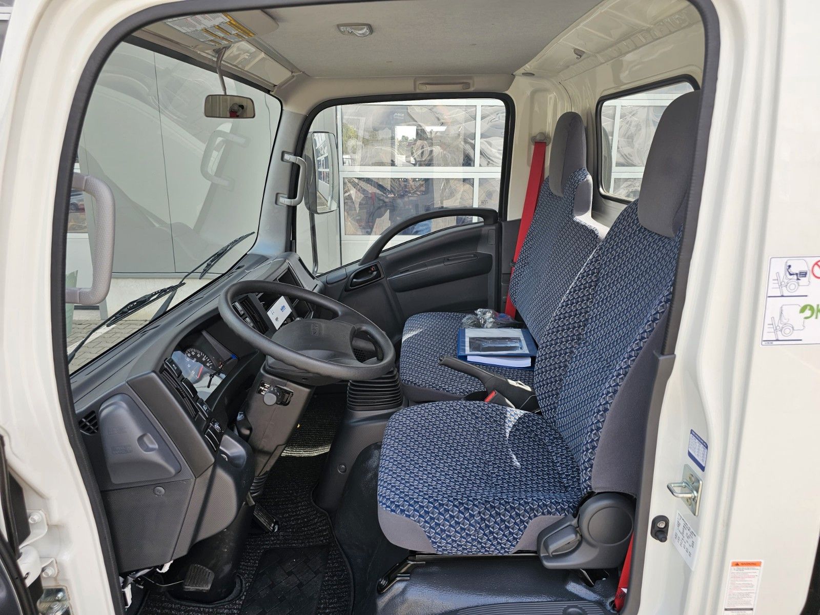 Fahrzeugabbildung Isuzu Teleskop-Bühne *24m* Strom,- Wasseranschluss