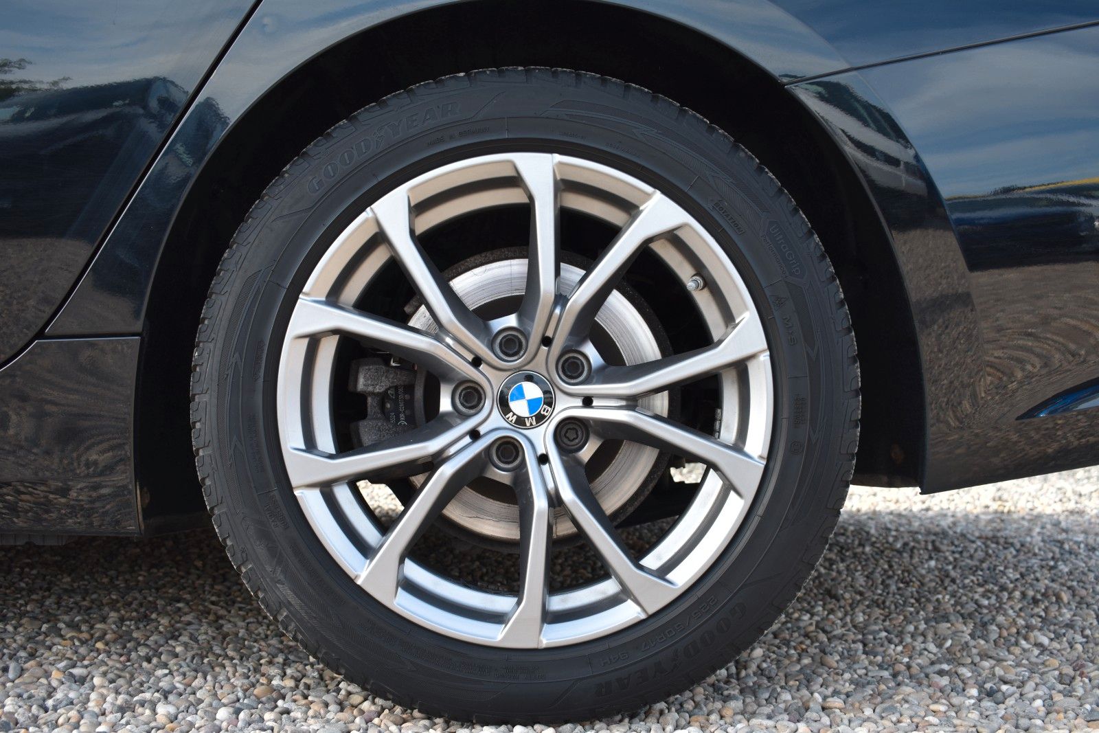 Fahrzeugabbildung BMW 318d Touring SPORT-L/M-SPORT/SHADOW/LED/DAB/PDC