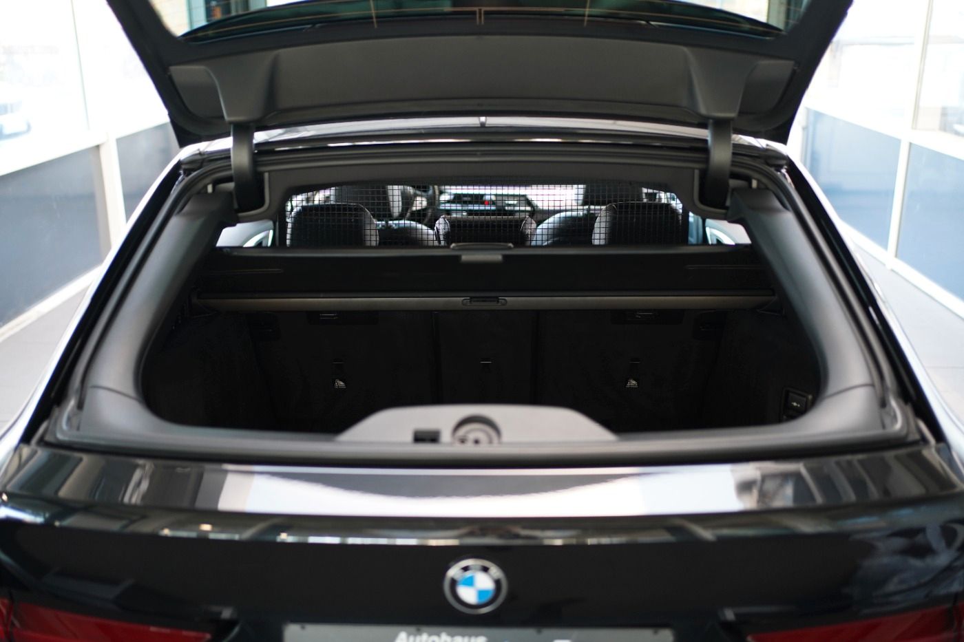 Fahrzeugabbildung BMW 520d xDrive +Head Up+AHK+Sportsitze+Alarmanlage+