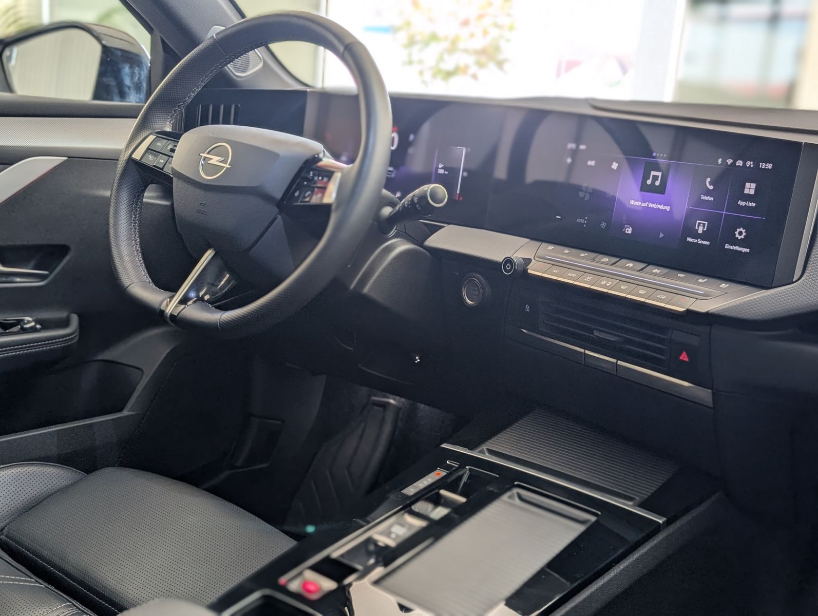 Fahrzeugabbildung Opel Astra Ultimate IntelliLux IDri AHK VOLL UVP:44T€