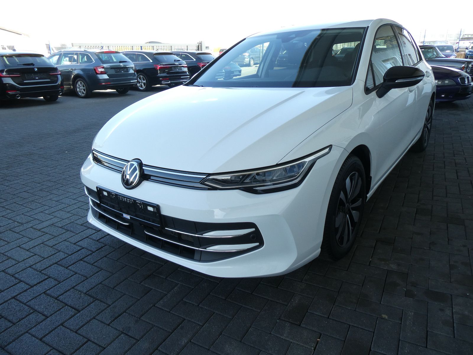Volkswagen Golf VIII Lim. 1.5 eTSI 85 kW Goal foto 3