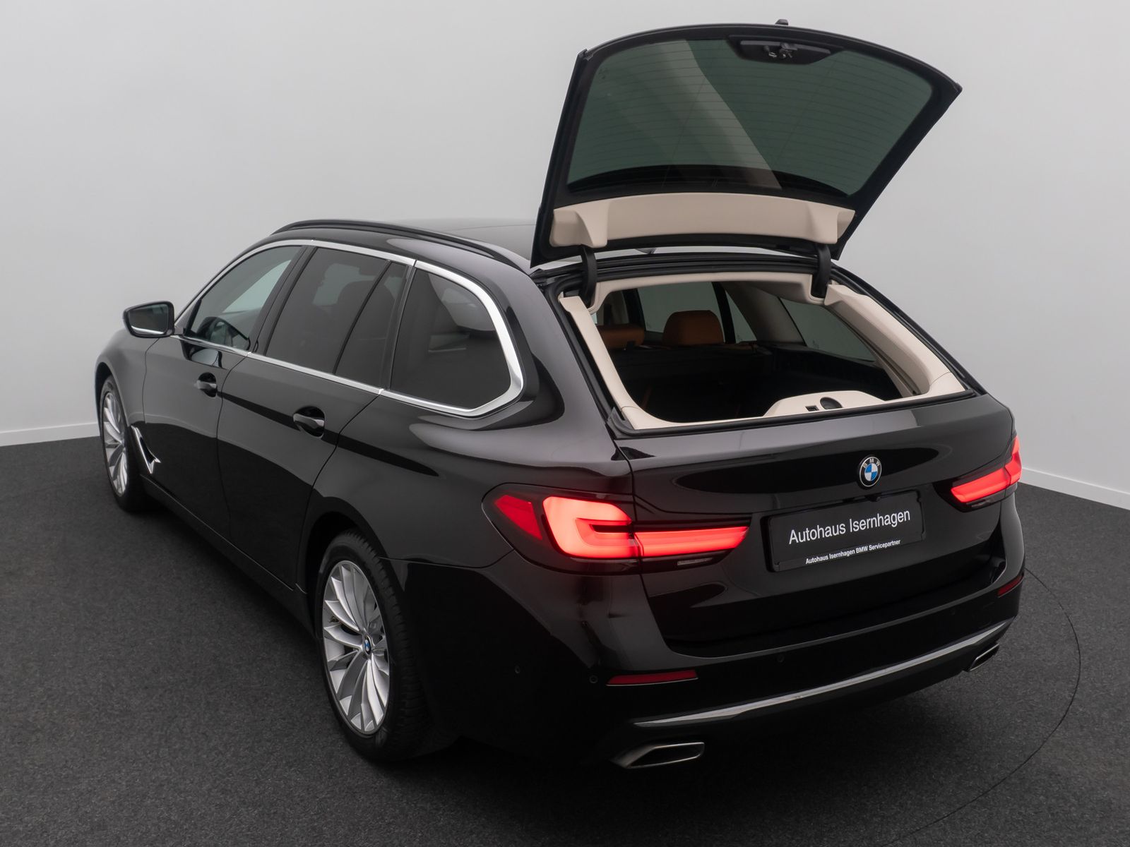 Fahrzeugabbildung BMW 520d Luxury Line DAB Kamera AHK 4xKlima Alarm