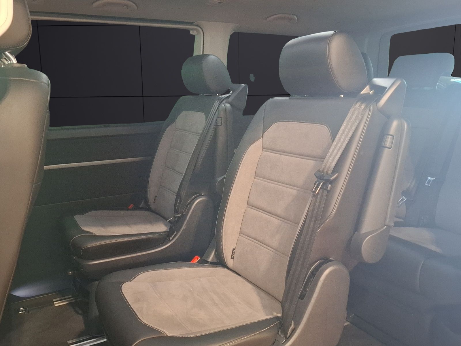 Fahrzeugabbildung Volkswagen T6 Multivan T6.1 TDI Generation-Six DSG LED AHK