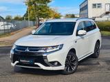 Mitsubishi Outlander PHEV Top 4WD*Autom*1.Hand*Navi* - Mitsubishi Outlander: Top