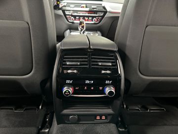 Fahrzeugabbildung BMW 530d M Sport Kam AHK LiveCockptPr Alarm HiFi 20"