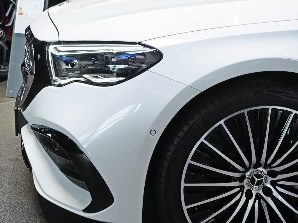 Mercedes-Benz E 220 d T AMG NIGHT PANO DISTRONIC 4D-SOUND