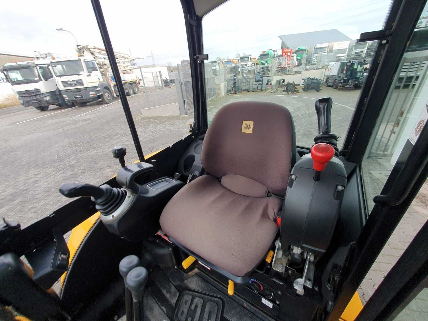 Fahrzeugabbildung JCB 8030 ZTS / MS03 / 1.750h / 2019 / Löffelpaket