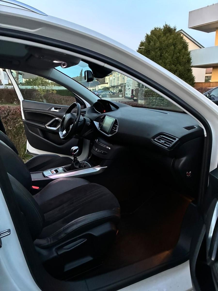 Peugeot 308 2014 — photo 12