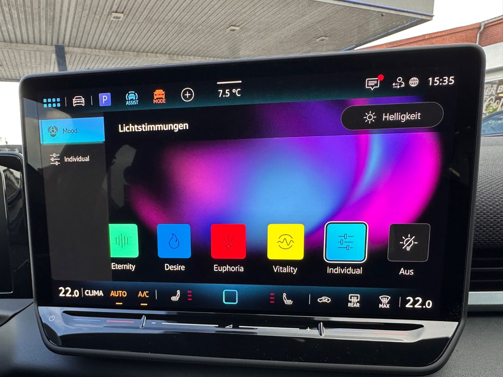 Fahrzeugabbildung Volkswagen T-Roc R Line 1.5 eTSI DSG APP/ACC/AHK/LED/eHeck