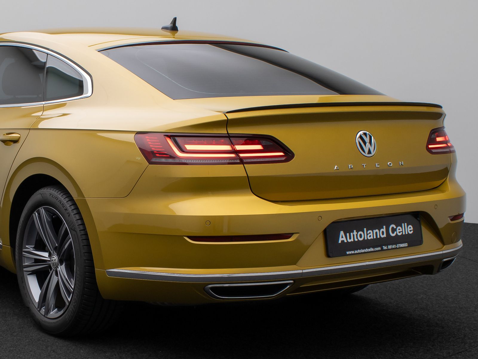 Fahrzeugabbildung Volkswagen Arteon R-Line Kamera Fernlichtassist ACC 8Fach