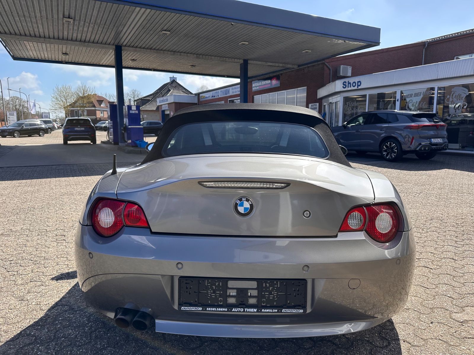 Fahrzeugabbildung BMW Z4 Roadster 2.2i Xenon/Leder/GRA/HiFi/PDC/Klima