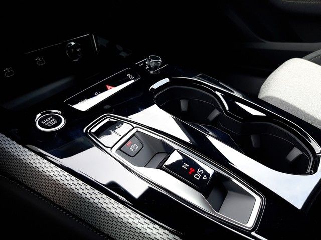 Fahrzeugabbildung Audi A5 Avant e-hybrid S line edition one Matrix Tech