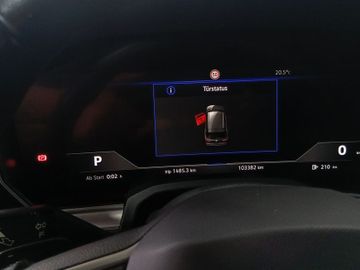 Volkswagen Touareg - 12