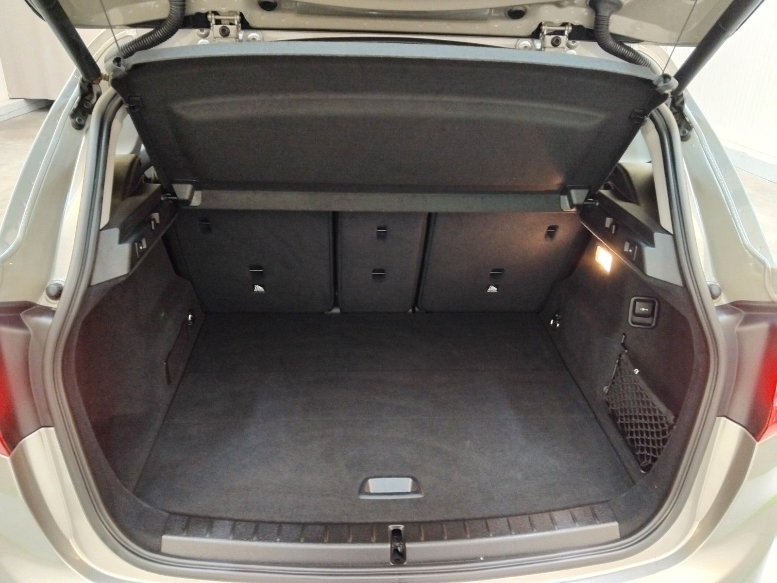 BMW 218 Active Tourer (06/2026, Benzin)