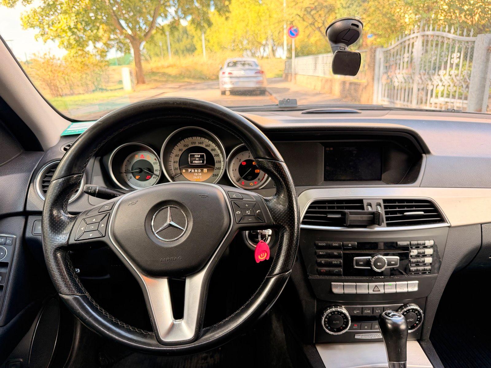 Mercedes-Benz 200 2012 — photo 8