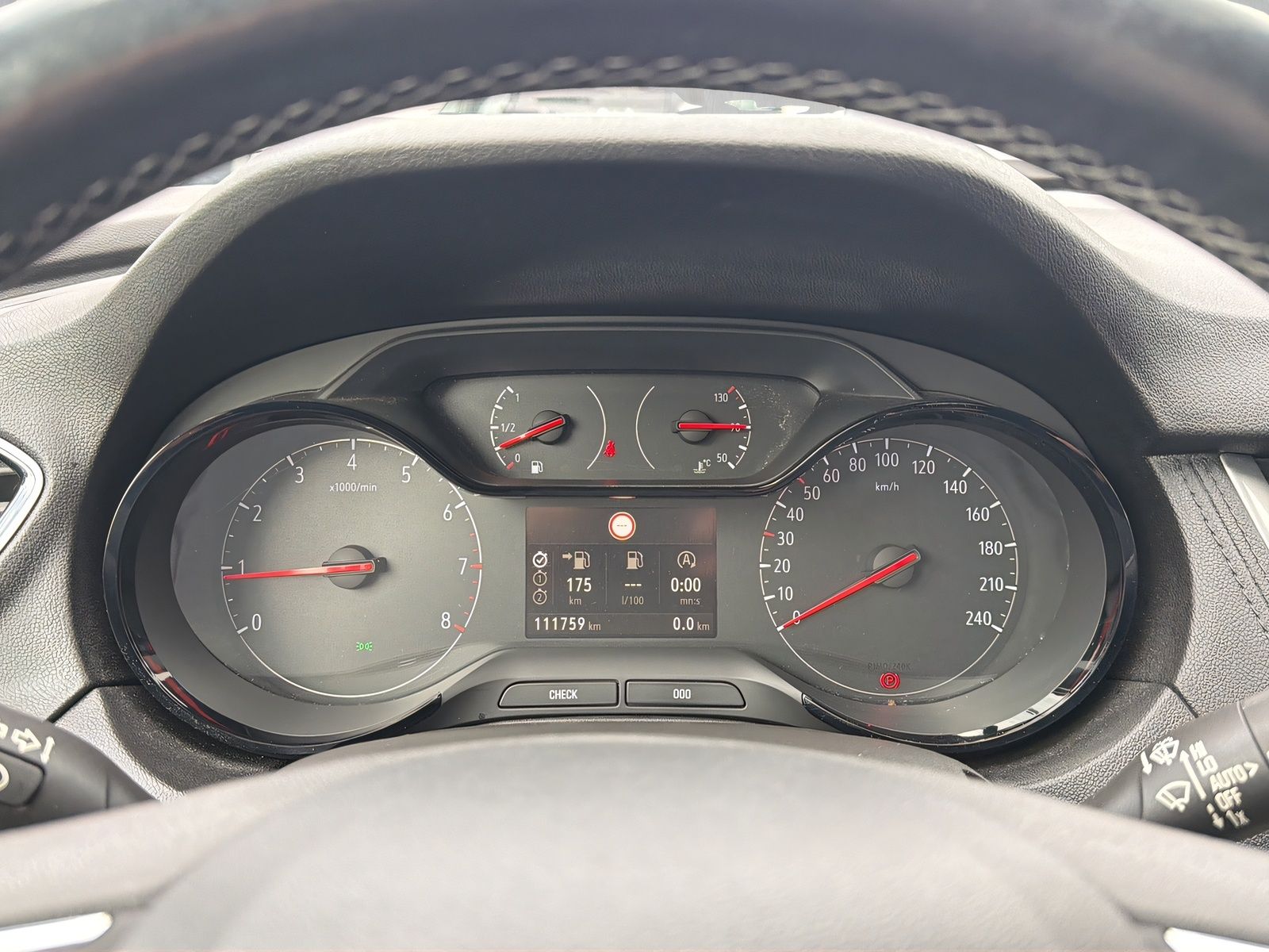 Fahrzeugabbildung Opel Grandland Edition SITZHEIZ. PDC 2 ZONEN KLIMAAUT