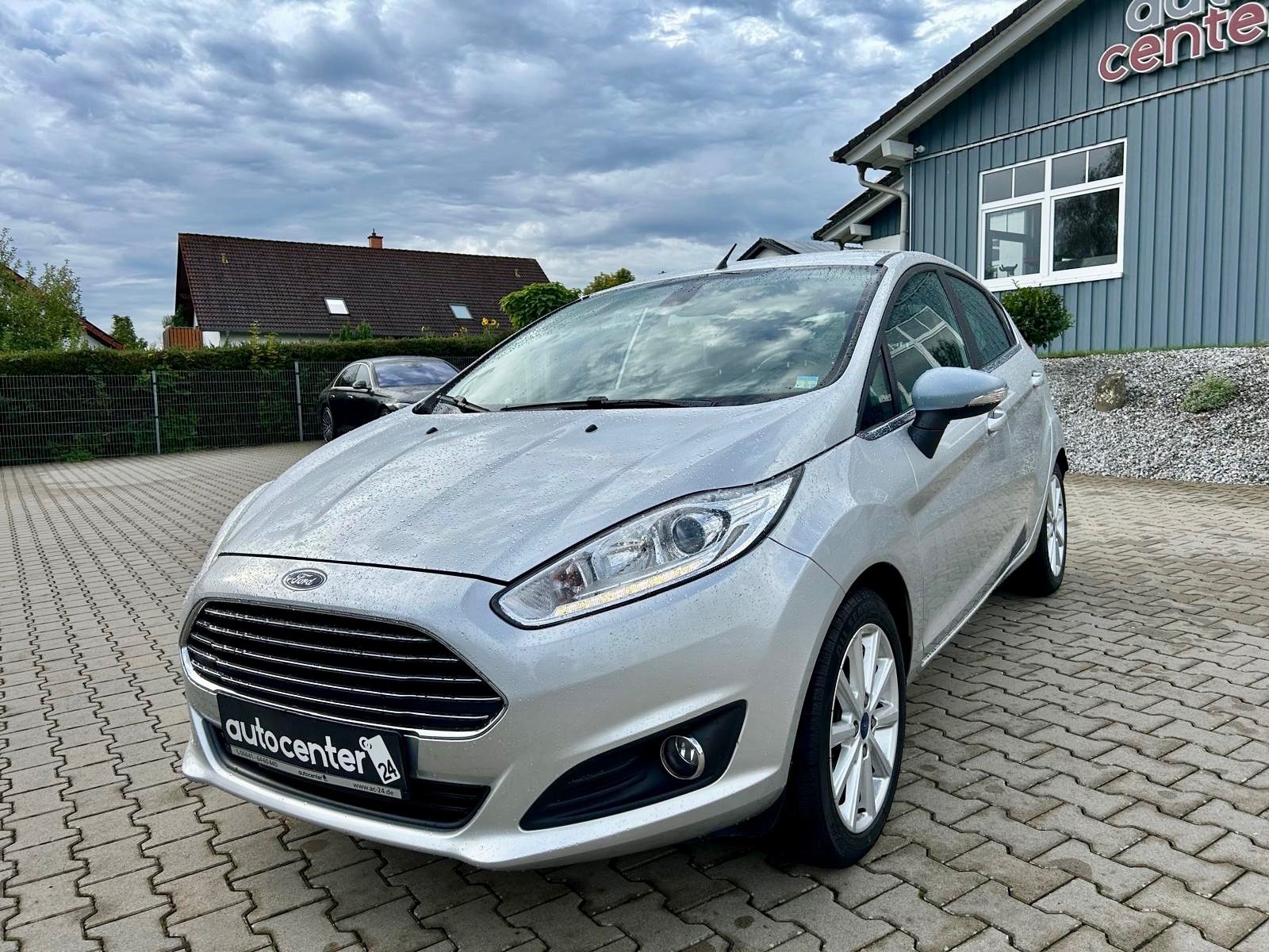 Fahrzeugabbildung Ford Fiesta Titanium