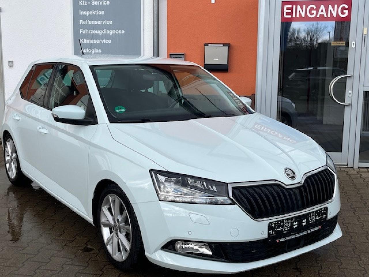 Skoda Fabia Clever tiefer gelegt SHZ PDC hi+vo BC