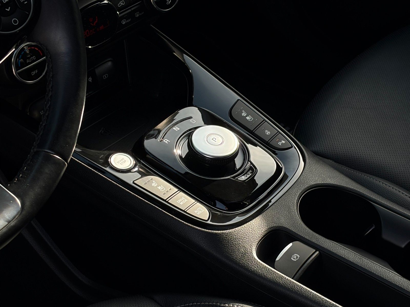 Fahrzeugabbildung Kia e-Soul Spirit 64kW ACC H&K NAV CAM Wärmepumpe