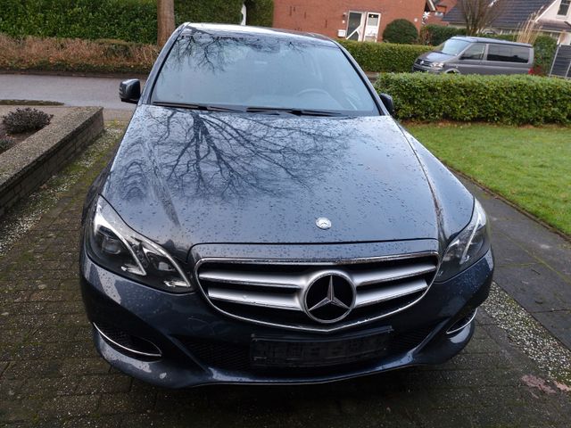 MERCEDES-BENZ E 220 BlueTEC 4MATIC AVANTGARDE Autom. AVANT...