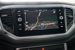 VW T-Roc 2.0 TDI Active | Navi | App | ACC | AHK VW T-Roc 2.0 TDI Active | Navi | App | ACC | AHK