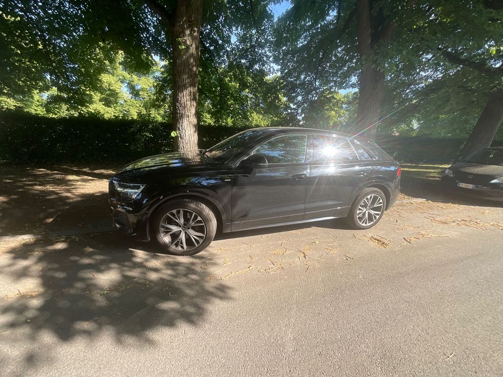 Image of Audi Q8