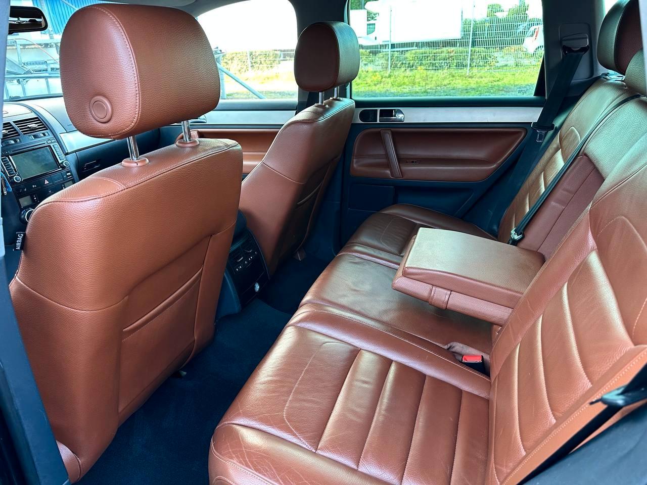 Volkswagen Touareg 2009 — photo 18