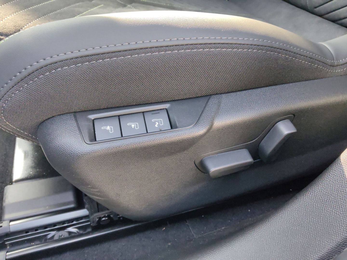 Peugeot 208 - Bild 25