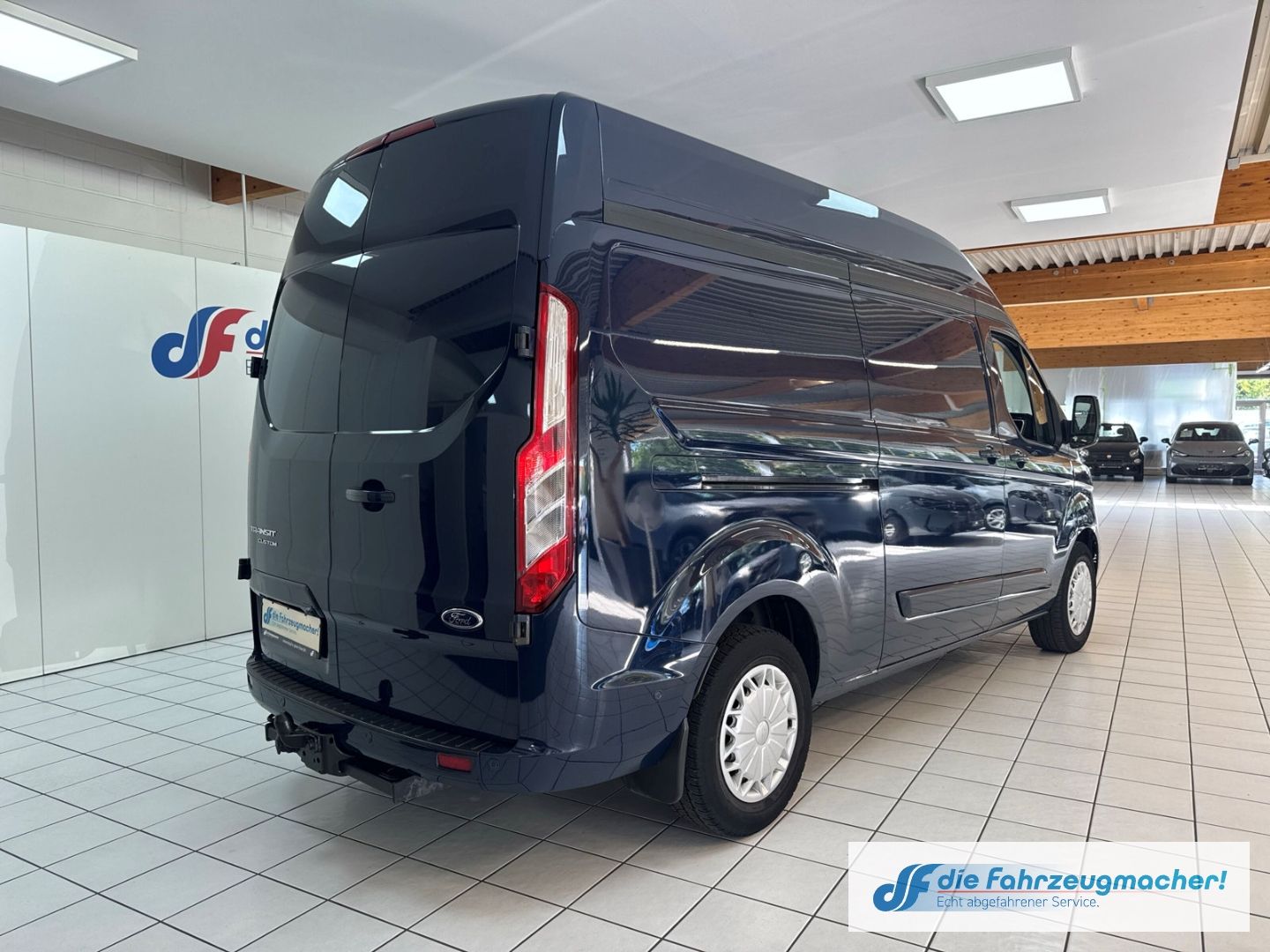 Fahrzeugabbildung Ford Transit Custom Kasten 320 L2H2 Limited StandHZG
