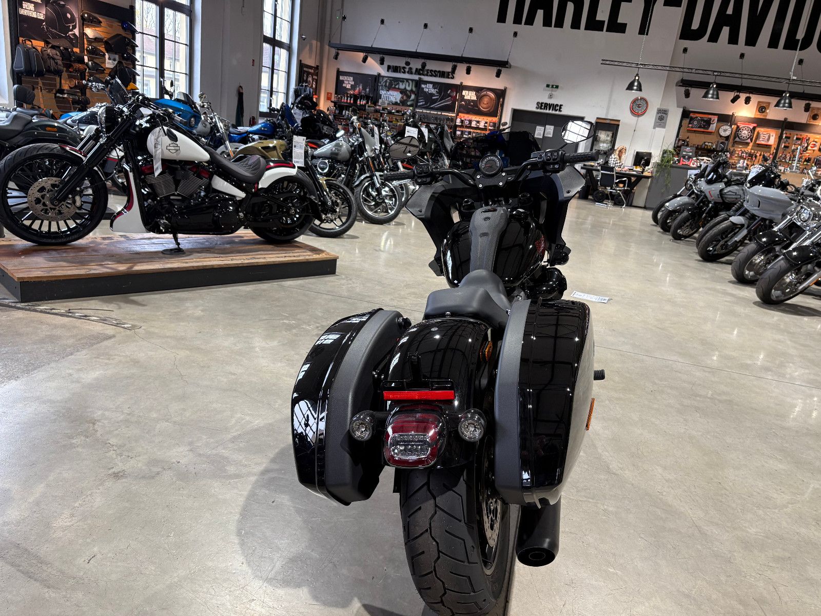 Fahrzeugabbildung Harley-Davidson FXLRST Low Rider ST 117cui High Output